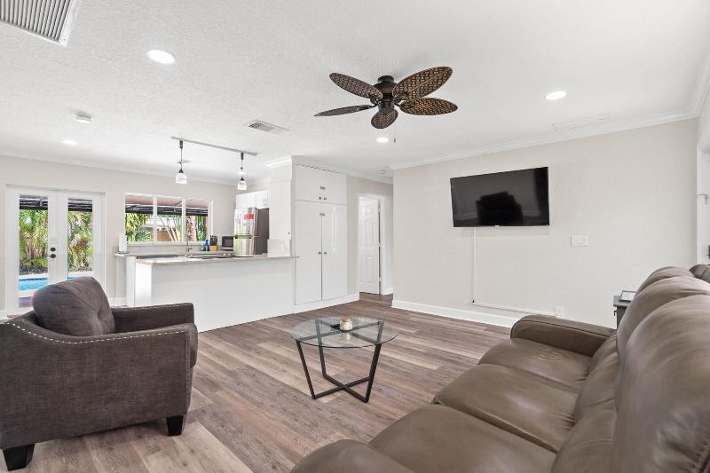 Will S Off Wilton Drive Pool Villa By Opus image