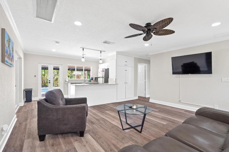 Will S Off Wilton Drive Pool Villa By Opus image
