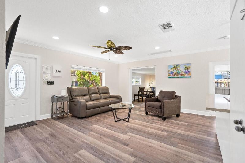 Will S Off Wilton Drive Pool Villa By Opus image