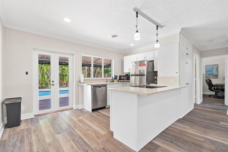 Will S Off Wilton Drive Pool Villa By Opus image