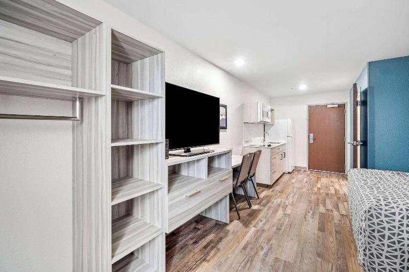 Woodspring Suites Fort Myers Cape Coral image