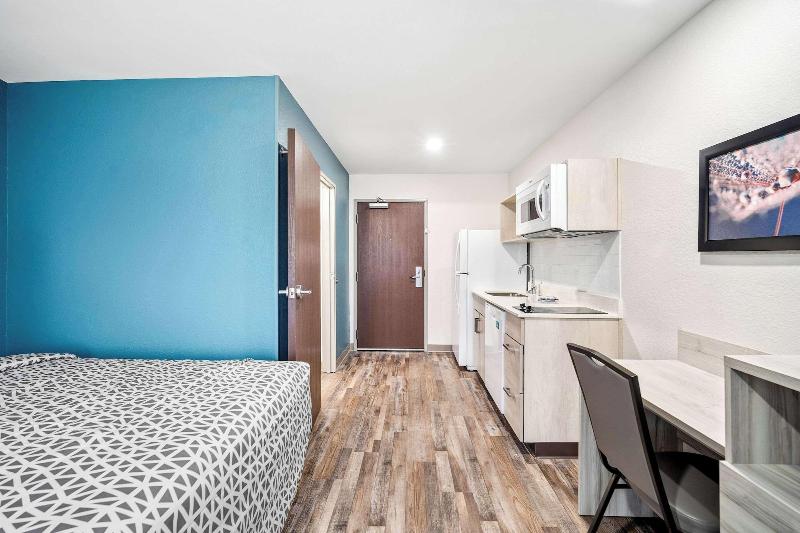 Woodspring Suites Fort Myers Cape Coral image