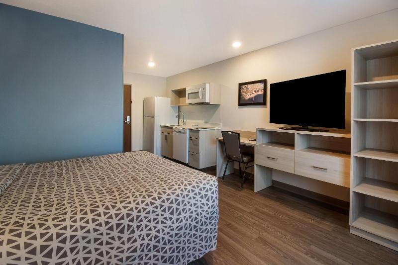 Woodspring Suites Fort Myers Cape Coral image