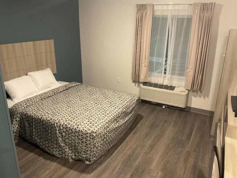 Woodspring Suites Fort Myers Cape Coral image