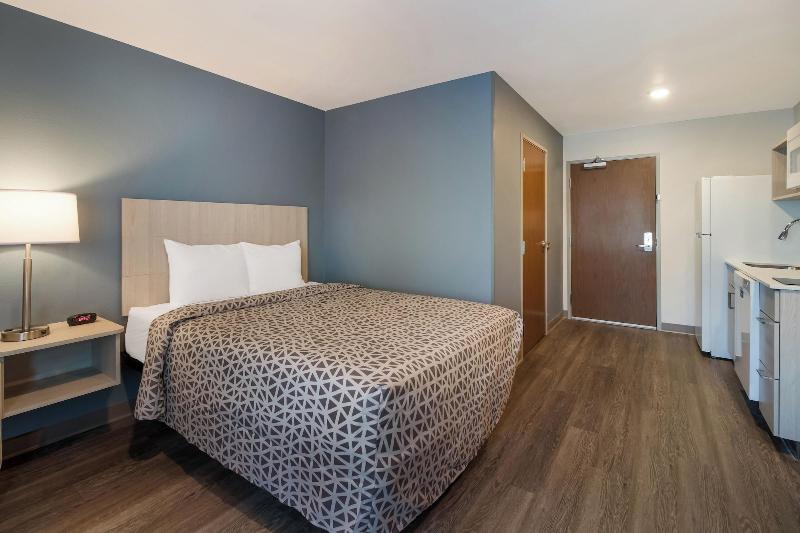 Woodspring Suites Fort Myers Cape Coral image