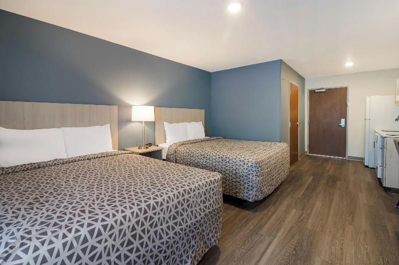 Woodspring Suites Fort Myers Cape Coral image