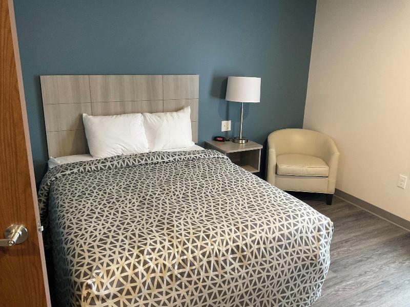 Woodspring Suites Fort Myers Cape Coral image