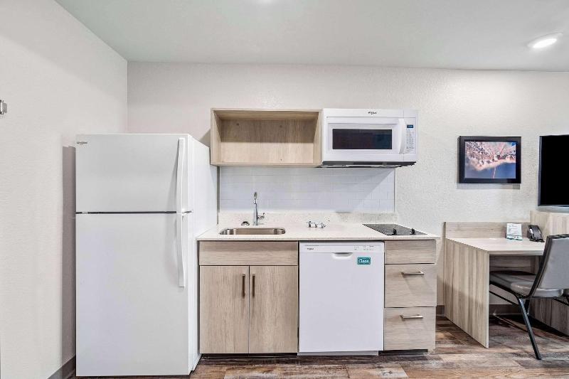 Woodspring Suites Fort Myers Cape Coral image