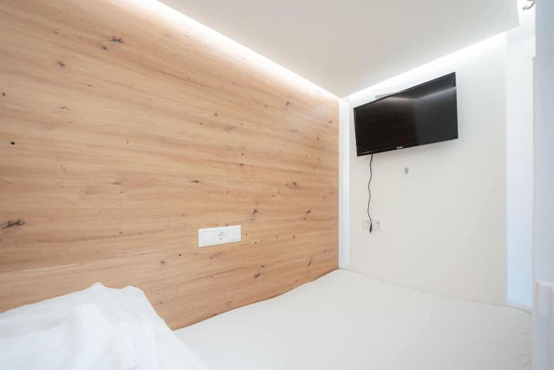 Robin Wood Apartment image