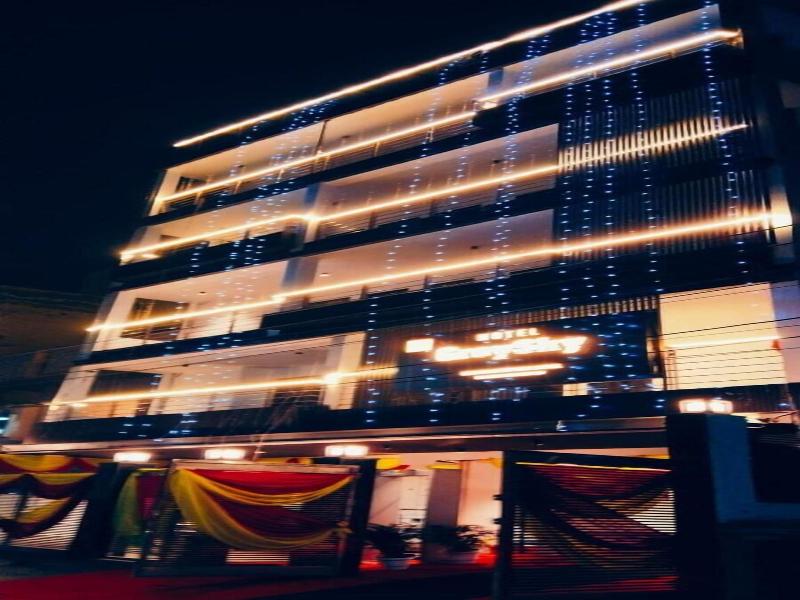 Hotel Grey Sky image