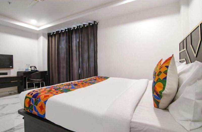 Hotel Grey Sky image
