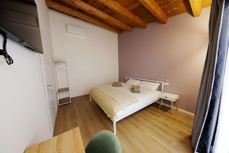 Argenteria5 Holiday Rooms image