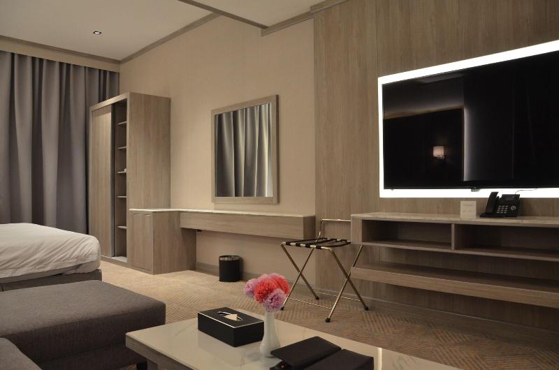 Crown Suite — exterior view
