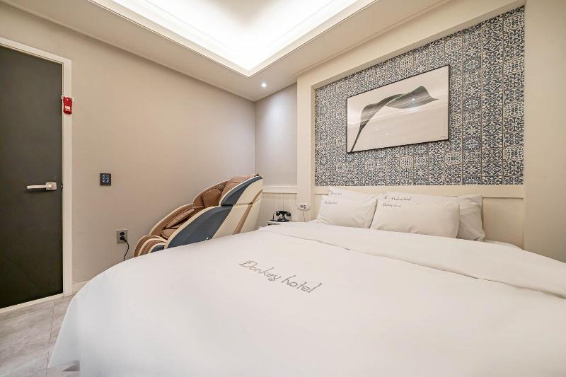 Dk Hotel image