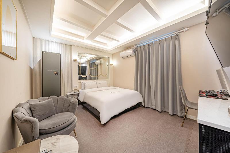 Dk Hotel image