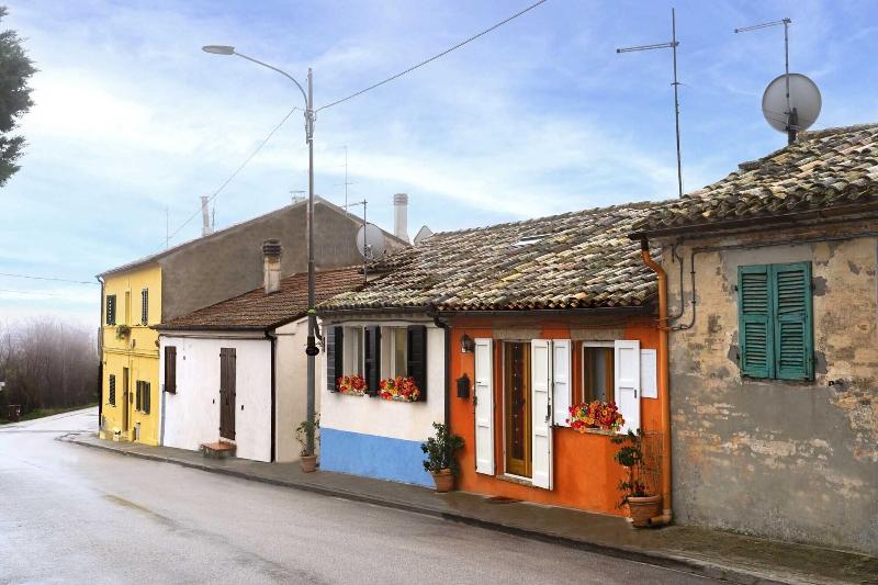 Lillac Cottage image