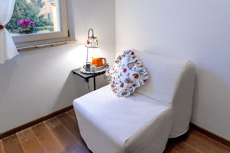 Lillac Cottage image