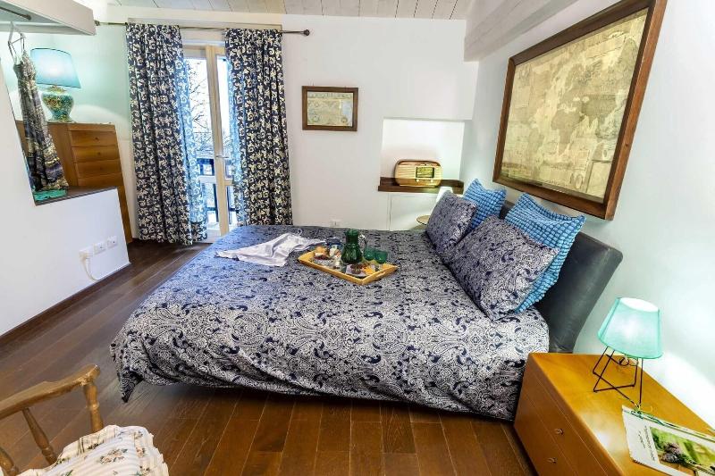 Lillac Cottage image