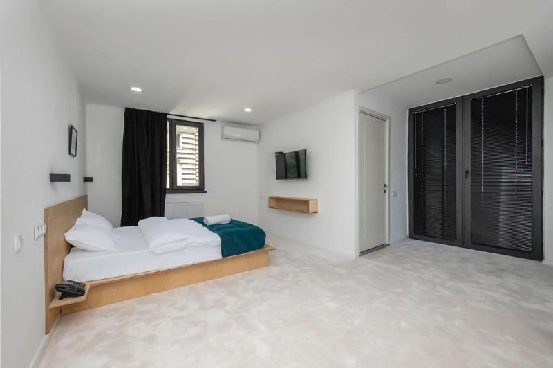 Opera Hotel image