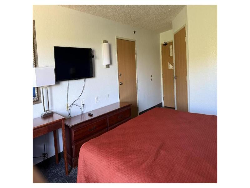 DOUBLE Accessible-Queen Size Bed — photo 4