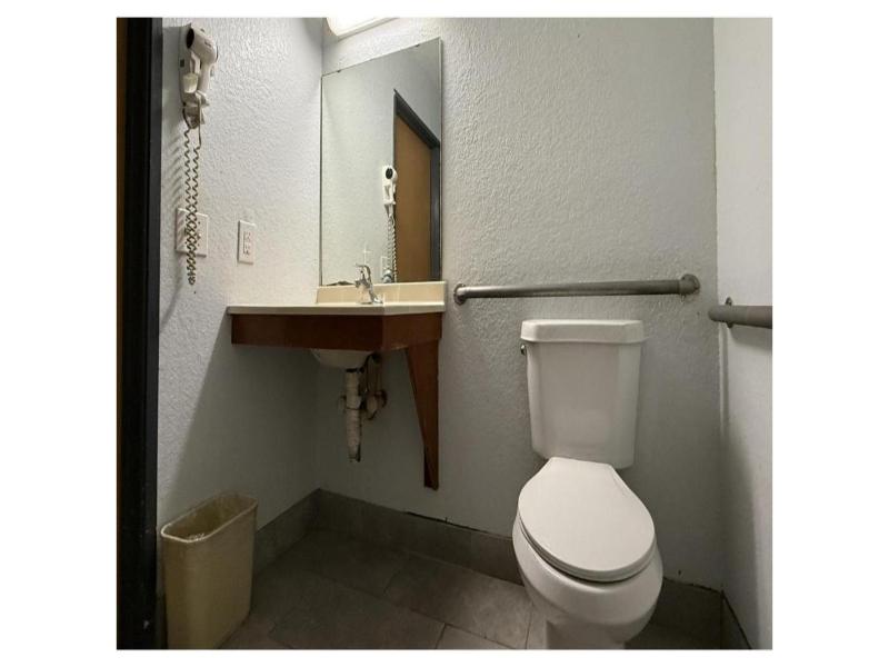 DOUBLE Accessible-Queen Size Bed