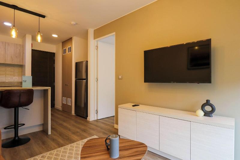 Los Pinos By Wynwood House image