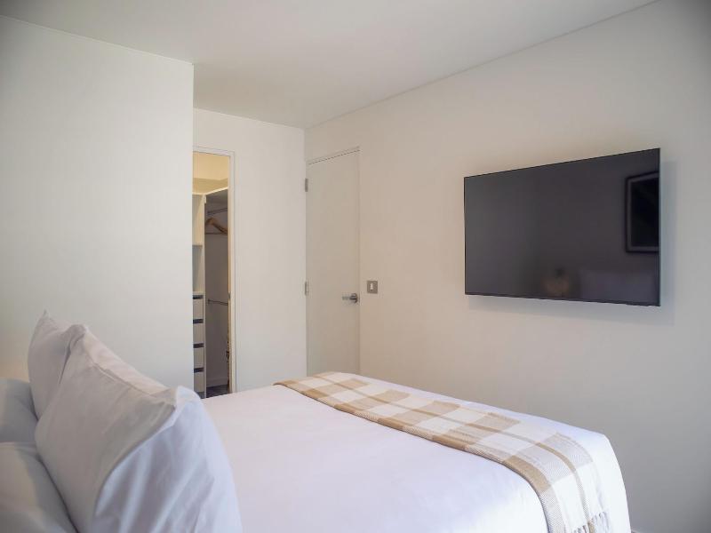 Los Pinos By Wynwood House image