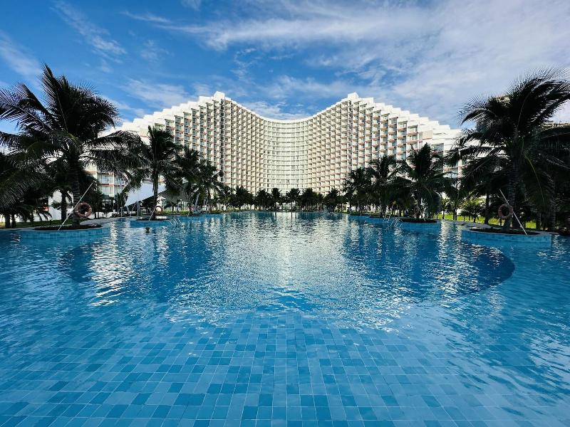 Seaview Cam Ranh image