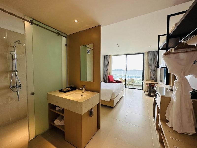 Seaview Cam Ranh image