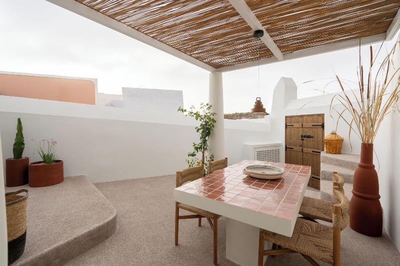 Kanava Cave Winery Villa image