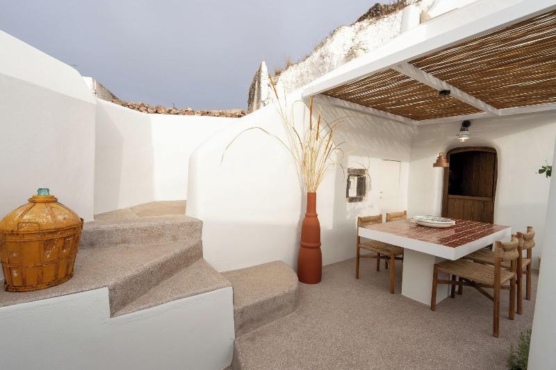 Kanava Cave Winery Villa image
