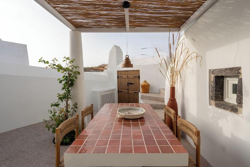 Kanava Cave Winery Villa image