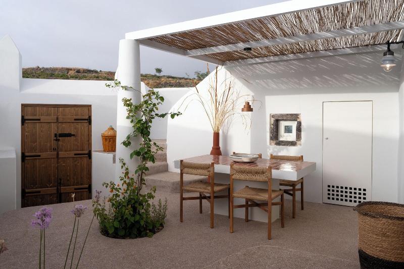 Kanava Cave Winery Villa image