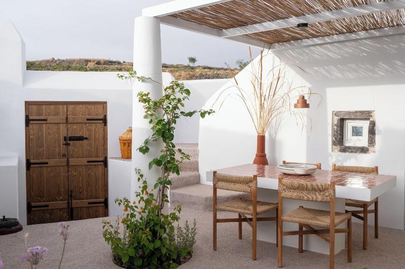 Kanava Cave Winery Villa image