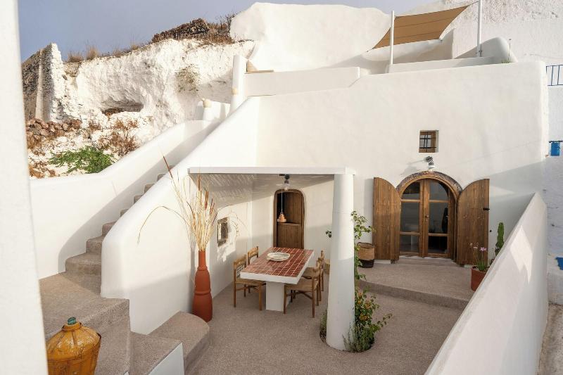 Kanava Cave Winery Villa image