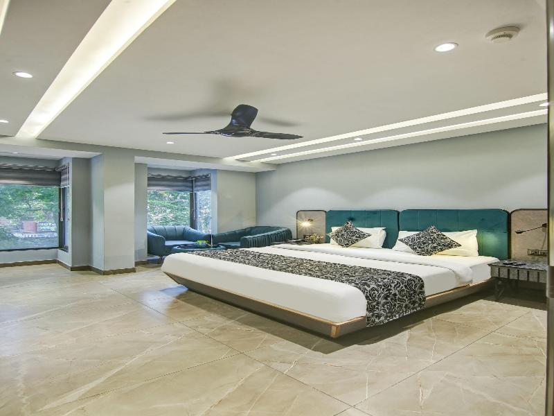 Hotel Uptown By La Exito Hotels image
