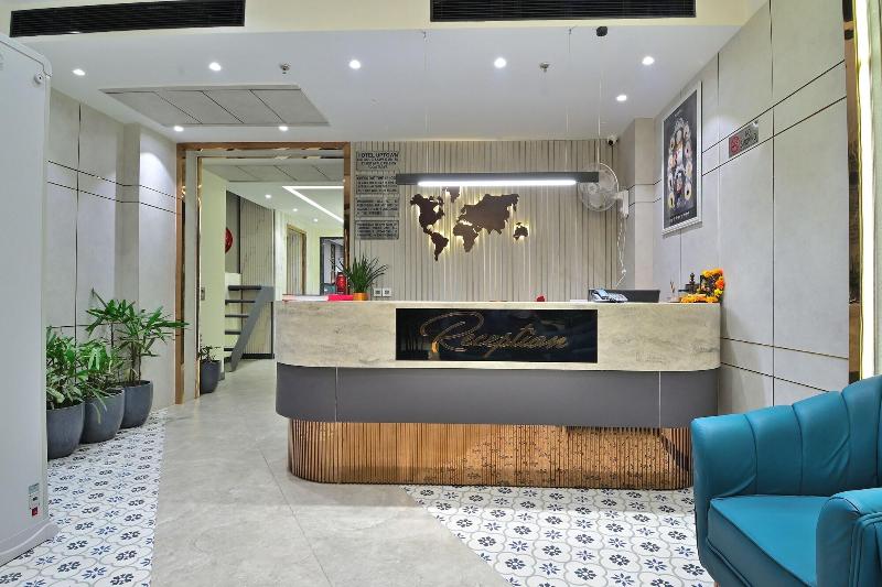 Hotel Uptown By La Exito Hotels image