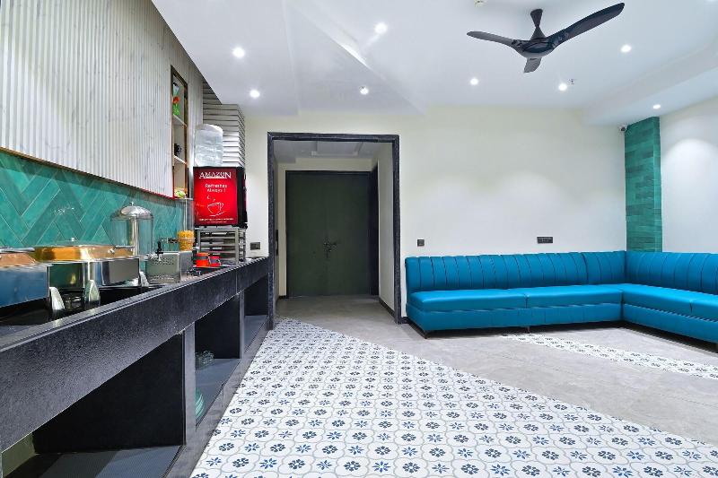 Hotel Uptown By La Exito Hotels image