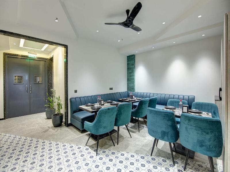 Hotel Uptown By La Exito Hotels image