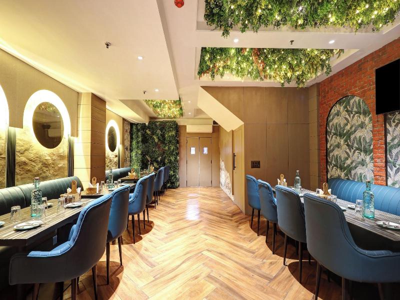 Hotel Uptown By La Exito Hotels image