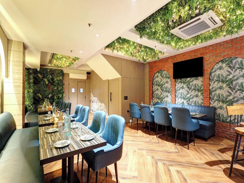Hotel Uptown By La Exito Hotels image