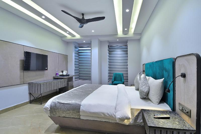 Hotel Uptown By La Exito Hotels image