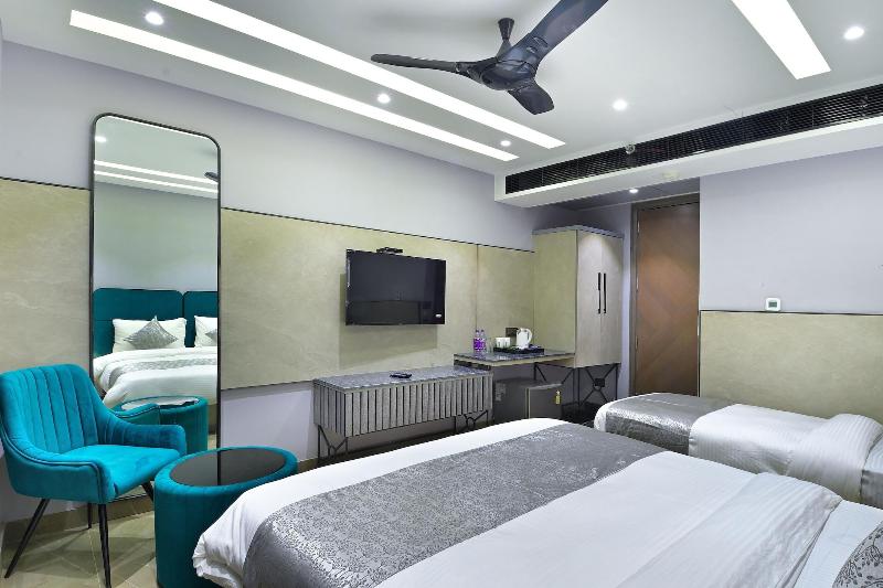 Hotel Uptown By La Exito Hotels image