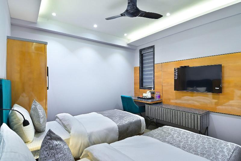 Hotel Uptown By La Exito Hotels image