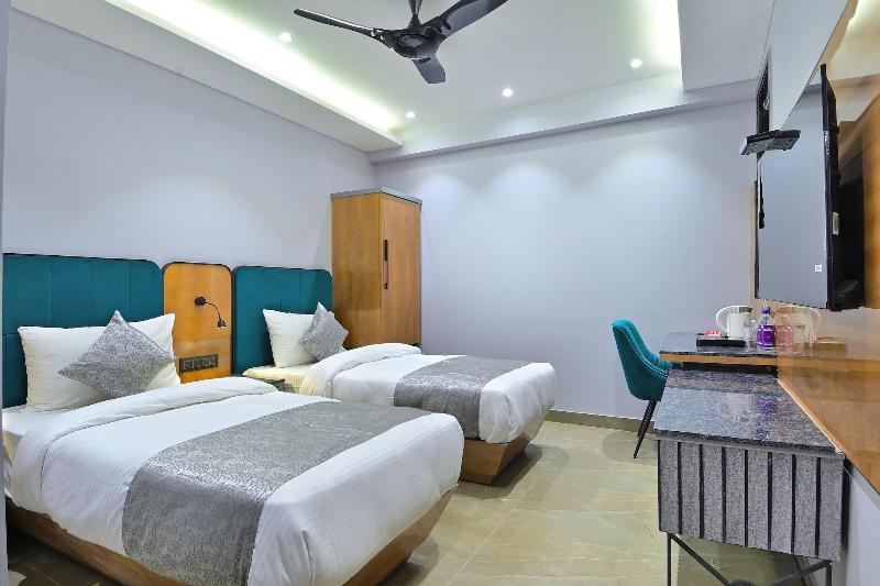 Hotel Uptown By La Exito Hotels image