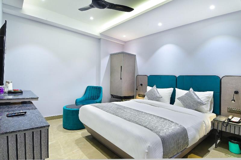 Hotel Uptown By La Exito Hotels image