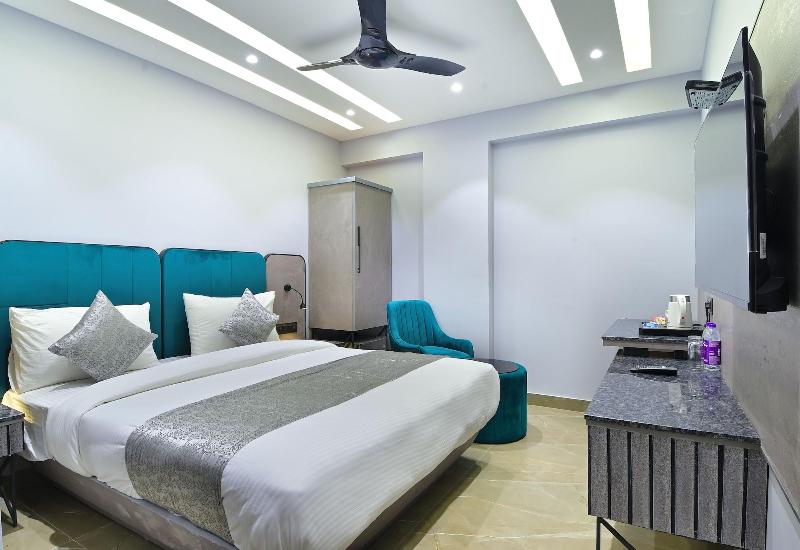 Hotel Uptown By La Exito Hotels image