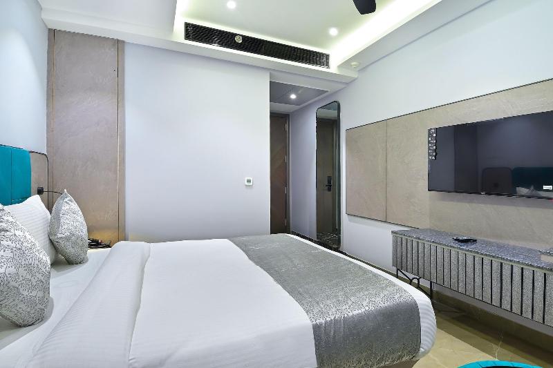 Hotel Uptown By La Exito Hotels image