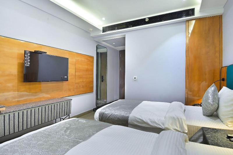 Hotel Uptown By La Exito Hotels image