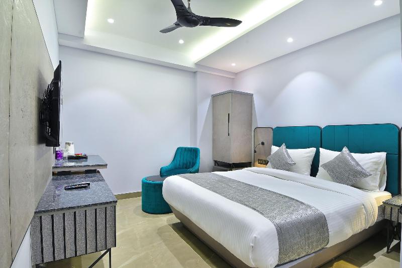 Hotel Uptown By La Exito Hotels image